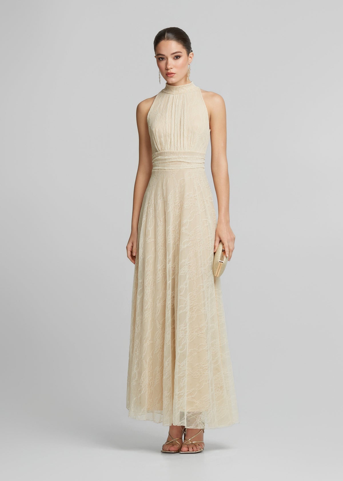 Μάξι φόρεμα με halter neck από δαντέλα
