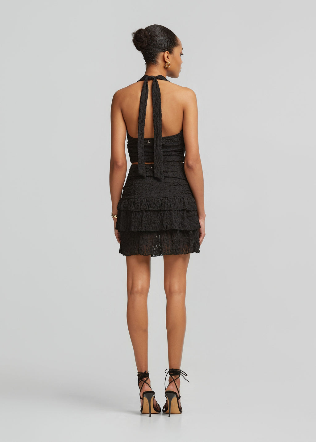 Μίνι σκόρτς από δαντέλα με βολάν