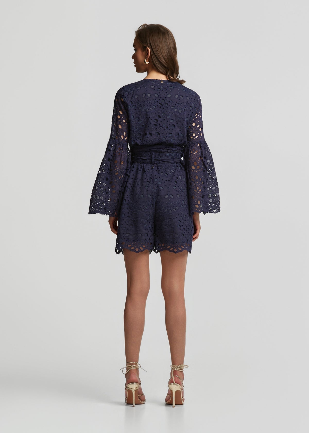 Σόρτς από δαντέλα broderie